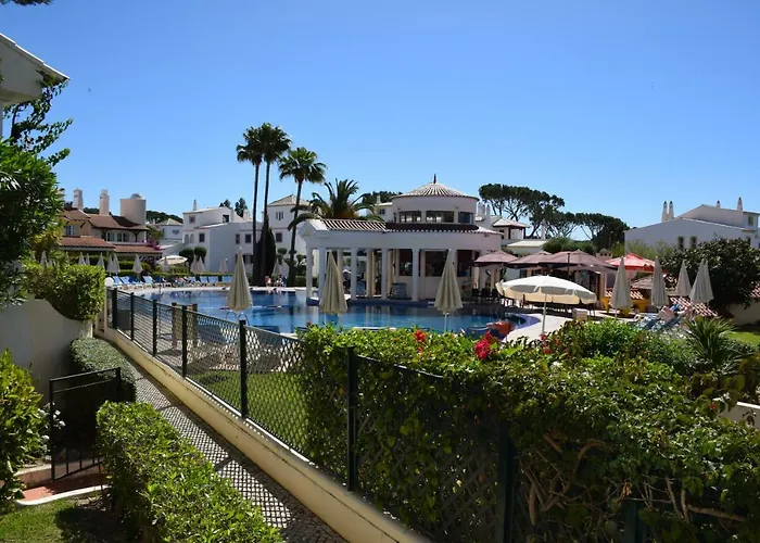 T3 Townhouse Old Village بيت للعطل